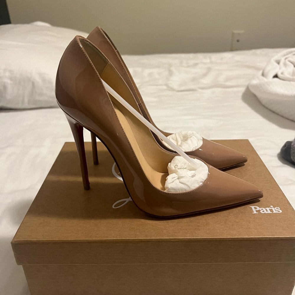 Christian Louboutin So Kate Patent Pointed-Toe Heels - Size 38.5 - Picture 6 of 7